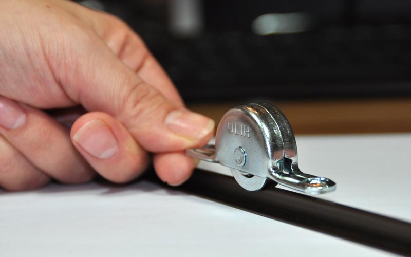 30119_1d Laufrolle für Möbellaufschiene